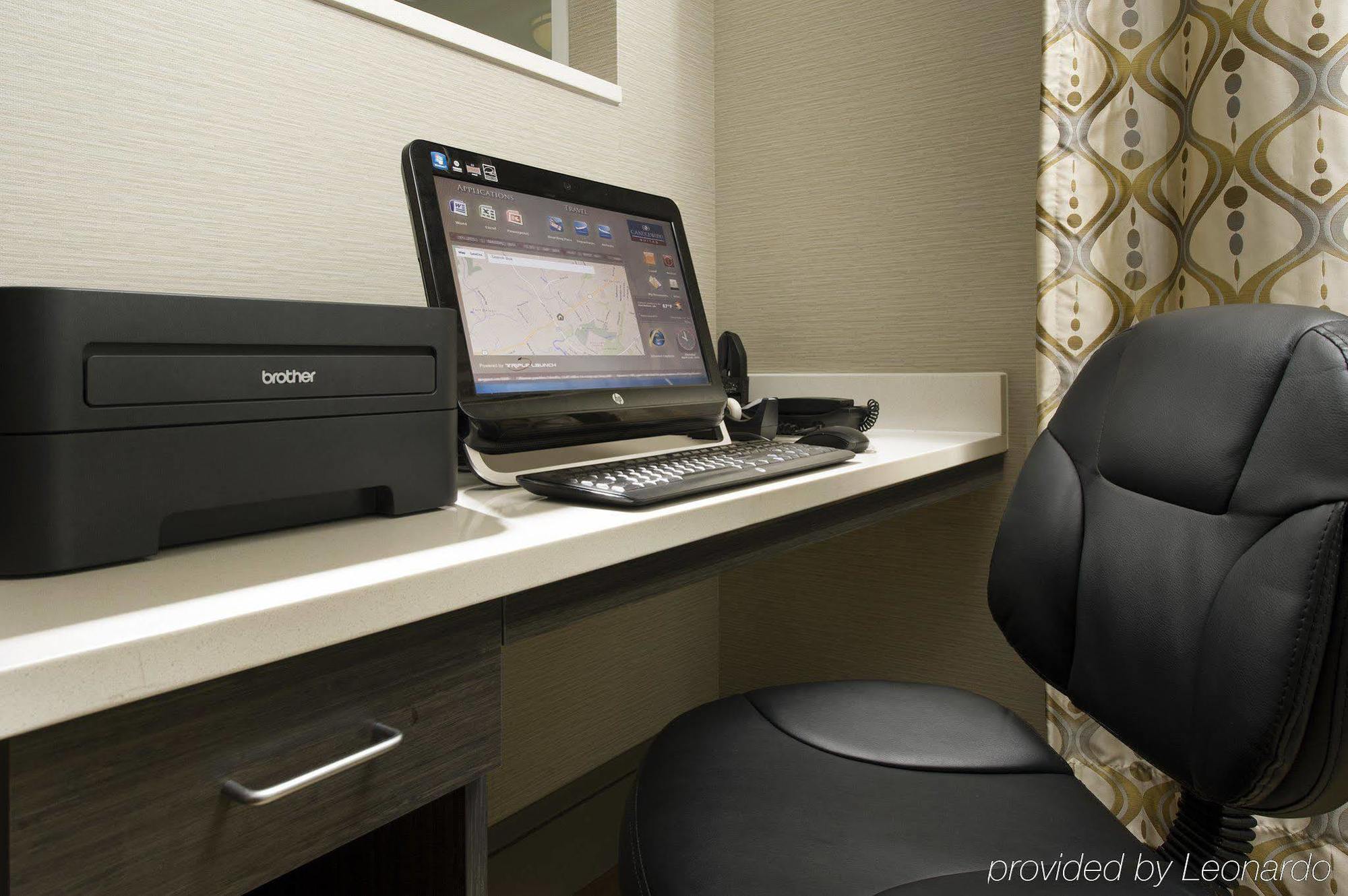 Stayapt Suites Alexandria-Fort Belvoir ภายนอก รูปภาพ